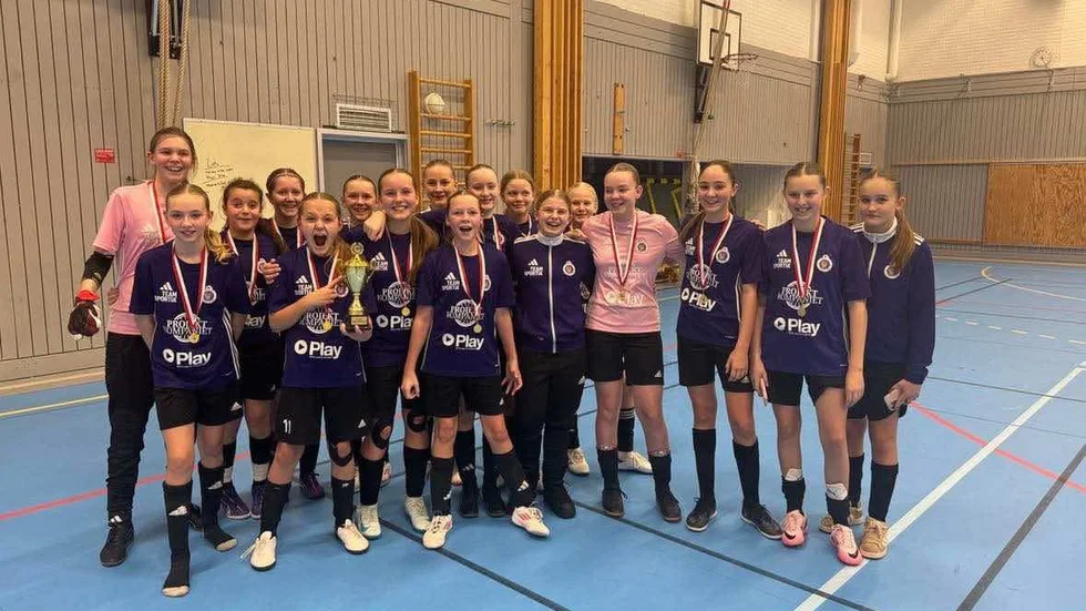 Motala FK:s tjejer var framgångsrika i Odencupen i Örebro och tog guld och brons i turneringen för tolvåringar.