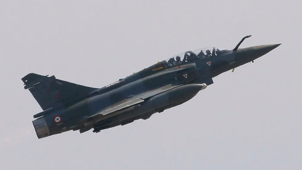 Ett franskt Mirage 2000-plan över Korsika 2011. Arkivfoto.
