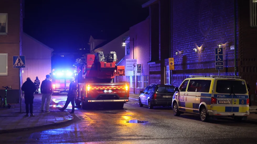 Även polis var på plats.