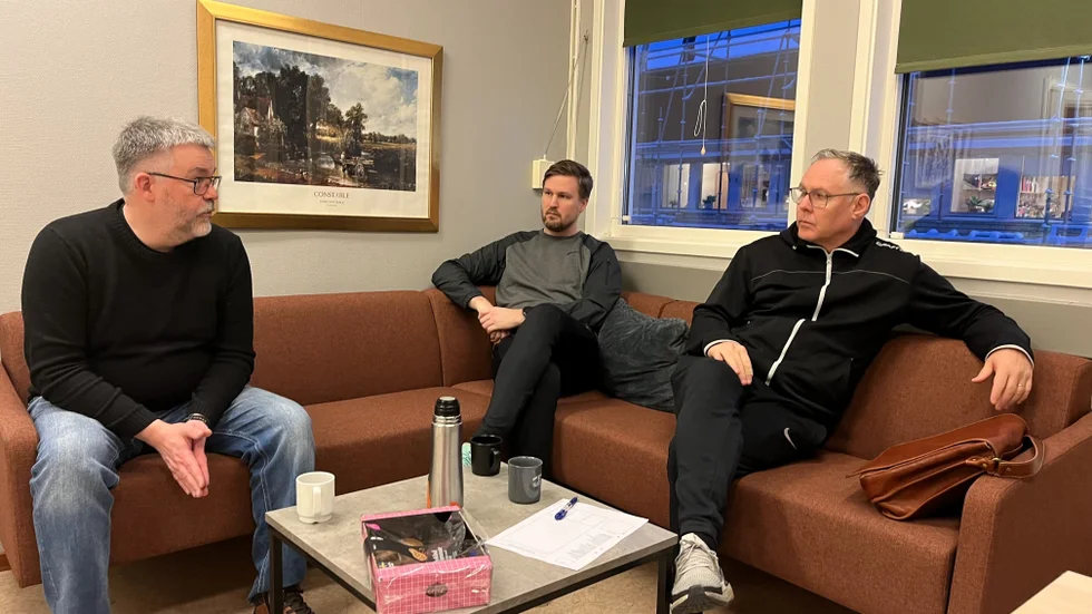 Rektor Krister Johansson tillsammans med lärarna Stefan Viklund och Leif Strandh.