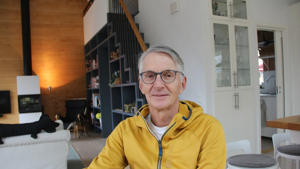 "Nu blir det ju som en död filt över hela området här, då vi inte kommer få veta något mer om vad Trafikverket tänker förrän om kanske ett till ett och ett halvt år. Och det känns inte bra", säger Ulf Jakobsson på Källdalsvägen i Alsike.