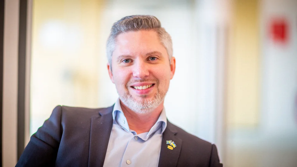 Enligt regionstyrelsens ordförande Christoffer Öqvist (M) trodde regionens tjänstemän att den läkare som nu dömts för våldtäkt skulle frikännas av hovrätten. Det är skälet till att regionen tog initiativet till att köpa ut honom.
