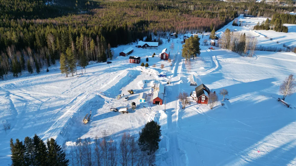 Rönnliden passeras av stjärnförarna med en av VM:s skarpaste kurvor.