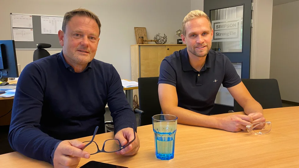 Niklas Lundin och Ola Lindblom är vd respektive produktionsledare på Simpson Strong-Tie.