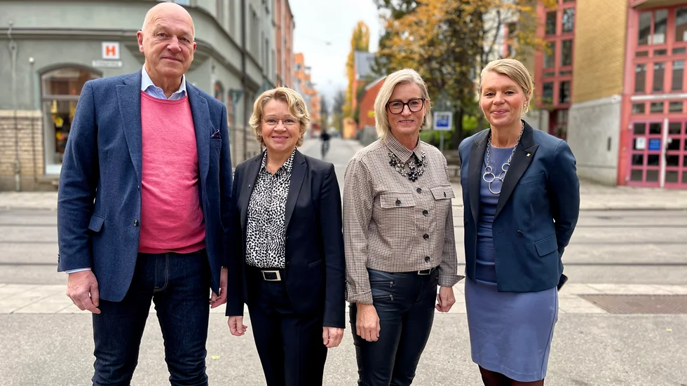 Kvartetten som sprängdes (igen). Vilka tankar snurrar runt i Sophia Jarls huvud för tillfället? Snart vet vi lite mer. Men en sak är säker. Det behövs ett självkritiskt anslag om Borgerlig samling ska kunna uppträda med trovärdighet framöver. 