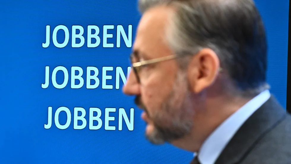 Centerpartiets partiledare Muharrem Demirok (C) under en pressträff där partiets höstbudget presenterades.