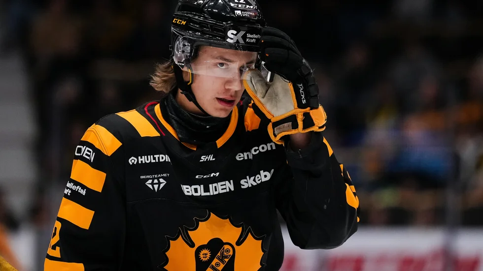 Valter Lindberg har skrivit på sitt första A-lagskontrakt med Skellefteå AIK.