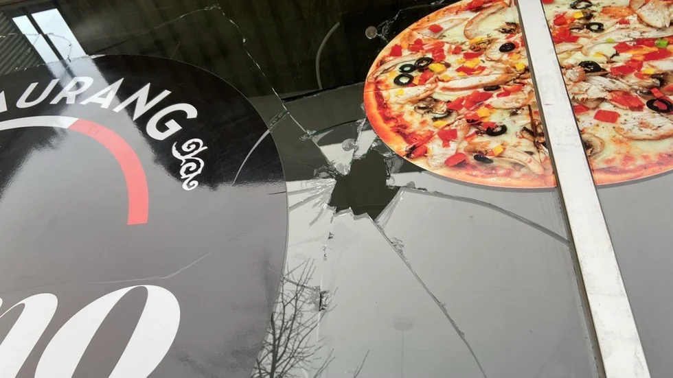 Pizzeria Milano utsattes för skadegörelse under natten till onsdag.
