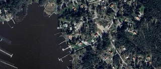 Huset på Nybergs Väg 6 i Bredsand, Enköping sålt för andra gången på kort tid