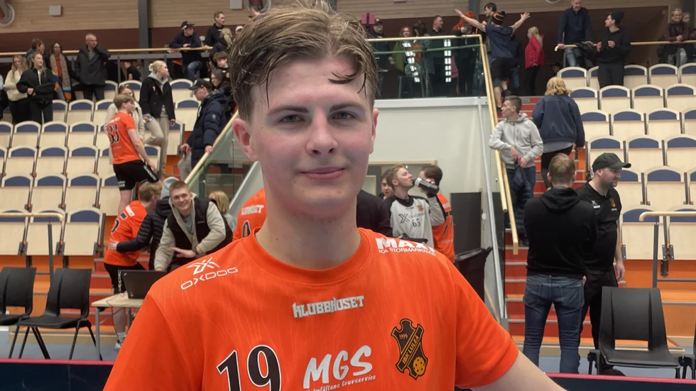 Felix Berggren stod för ett hattrick när IBK Luleå ordnade fram en avgörande match i semifinalserien mot Rig Umeå.