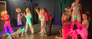 Danzvetts dansare visade upp sig – stort intresse