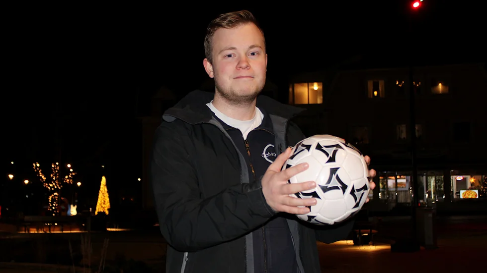 23-årige Alexander Lagerström är ny ordförande i Hultsfreds FK. "Jag känner ingen oro utifrån min låga ålder", säger han.