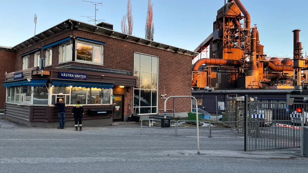 17 anställda i Luleå kan förlora jobbet när SSAB vill lägga ut övervakningsuppdraget på ett fristående specialiserat bevakningsbolag.