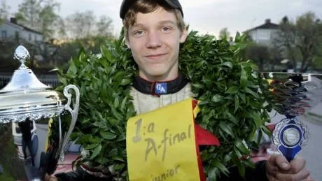 Den tredje segern för i år, Tommy Johansson, Tjust MK, är riktigt het på folkracebanorna just nu.