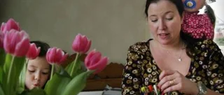 Maria valde jobb och barn istället för att plugga och resa