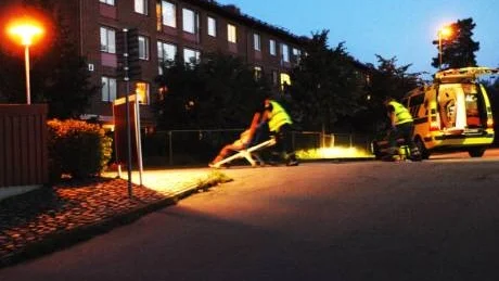 Två män i 30-årsåldern fick föras till sjukhus efter ett knivbråk på Midgård under måndagskvällen.
Foto: Ellen Kindstrand