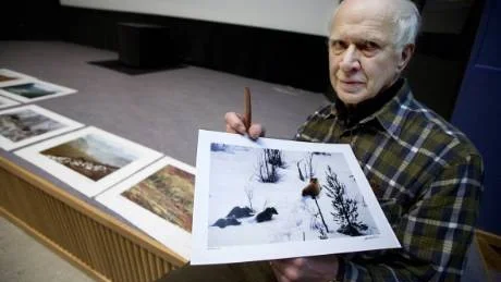 Edvin Nilsson har arbetat med viltinventering i många år. Engagemanget har gett utdelning och i dagarna utnämndes han till hedersdoktor. Foto: Pär Bäckström
