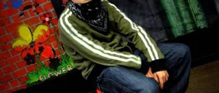 "Behrang han är cool, han har icke pistol"