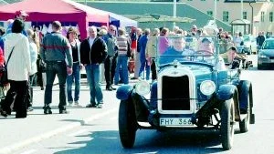 Raritet. Många gamla fina bilar visade upp. Bland annat den här, en gammal Chevrolet från 1925.
