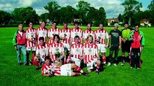Segrare. Tjust 2000 vann Odensvipokalen. Stående från vänster: Lagledare Kenneth Walter, Mattias Larsson, Jonny Widerberg, Petter Olofsson, Roger Söderlund, David Kasselstrand, Jonas Andersson, Urban Karlsson, Johannes Berg, Anton Kasselstrand och tränaren Lars Wikström. Sittande från vänster: Johan Wahl, Fredrik Lindhe, Linus Kasselstrand, Klas Johansson och lägst fram Tom Widerberg.