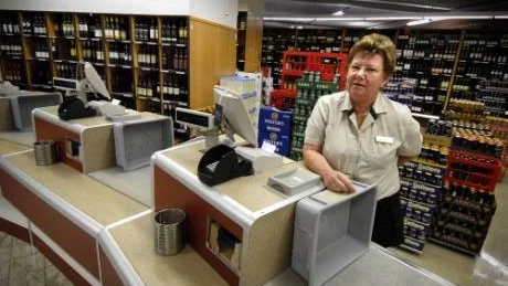 Självbetjäning. År 2009 byggs Systembolaget i Gamleby om till en självbetäningsbutik. Systembolaget ska bygga om samtliga sina butiker i hela landet. Föreståndare i Gamleby är Kjerstin Andersson.FOTO: ANDERS STEINER