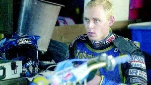 Viktig kugge. Bjarne Pedersen åker i väst ett i kväll och är alltså med redan i första heatet. Foto: Anders Liljegren
