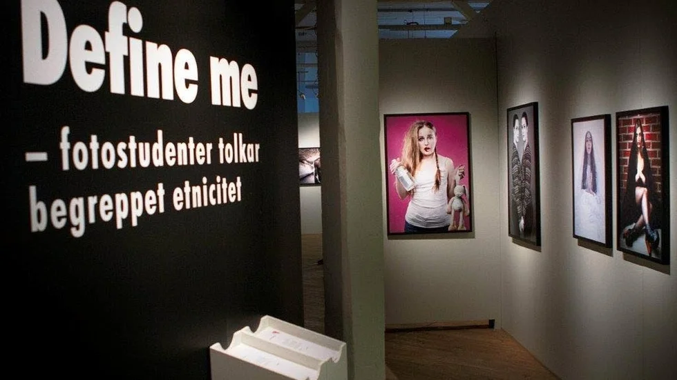 Etnicitet är temat för utställningen "Define me" som öppnar på Arbetets museum i dag, lördag.