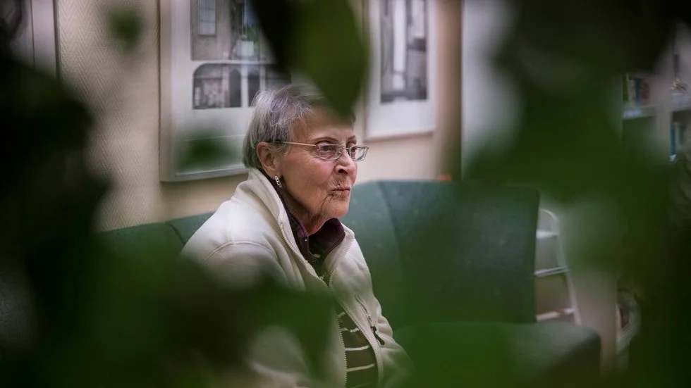 Hoppfull. Trots att Elvy Andersson är missnöjd med att vården tar uppehåll i flera månader tror hon att det kan finnas fördelar med att den nya centralen blir en filial till Gamleby.