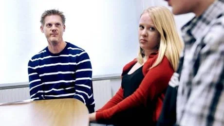 Alphaskolan tar över Östra Akademins tillstånd och elever och startar gymnasieskola i Västervik. Här ??????? från Alphaskolan tillsammans med eleverna Evelina Robertsson och Mattias Hallberg. Foto: Sara Winsnes