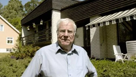 - Vi är förtvivlade, säger Bertil Edström, ordförande i Överums intresseförening. Landstinget måste kunna lösa den här konflikten så att vi får behålla Göran Nilsson.