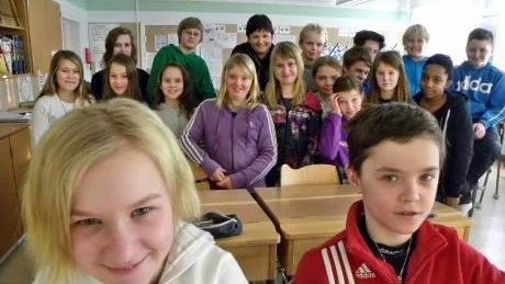 Izabelle Brown och Loke Östangård vann gastkramningen mot Misterhult och Blackstads smarta femteklassare är nu klara för regionfinalen i Vi i femman. För segern i länsfinalen får klassen 3 000 kronor.Arkivfoto: Anders Jacobsson