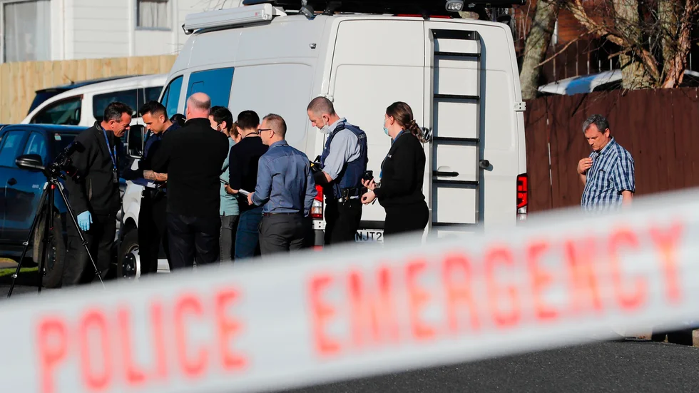 Polisen på plats där väskorna hittades i Auckland, Nya Zeeland.