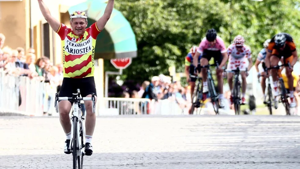 Olika cyklister tog spurtpriserna.
