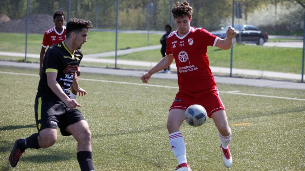 Jonathan Sjögren finns med i Håbo, men är tveksam till 90 minuter.