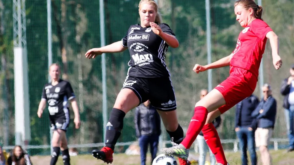 Sandra Åkerman en av de bättre när Fanna föll med 0–2 mot  Gideonsberg.