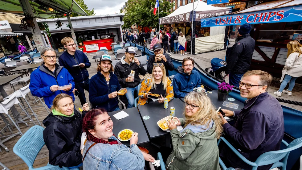 Maträtter från världens alla hörn smakade Norr Medias testpatrull när de for ut till årets matmarknad i Luleå.