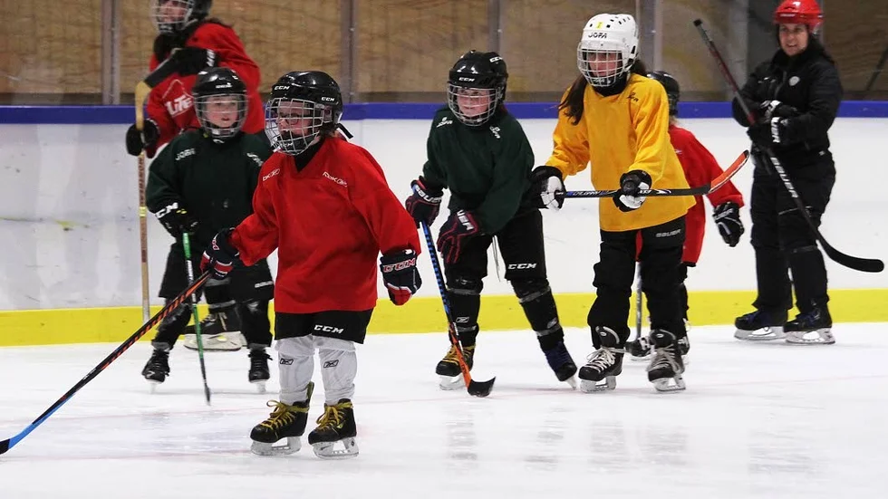 ESK Hockey tar nästa steg inom tjejhockey och genomför klubbens första cup.