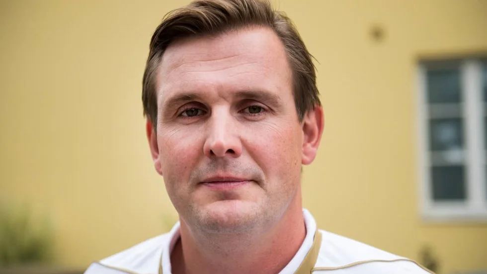 Utdelare. Martin Boquist, assisterande förbundskapten i handbollslandslaget, delar ut stipendier för Ossis minnesfond.