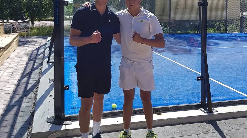 Felix Hasselberg och Mikael Lundh blev de första segrare i den första turneringen på Enköpings uthomhusbana för padel.