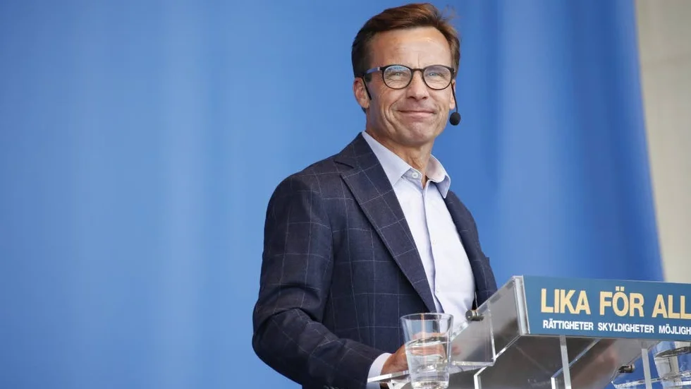 Ulf Kristersson gör rätt att söka en bred enighet kring migrationspolitiken.