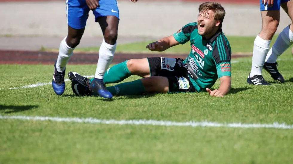 Jonatan Åhlin kommer inte spela mer den här säsongen och är en av alla skador som drabbat de lokala topplagen.