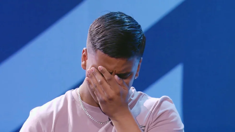 18-årige Shimanto Akter har fått höra att hans nervositet varit hans stora bekymmer i "Idol", men trots det tog han sig vidare i tävlingen.