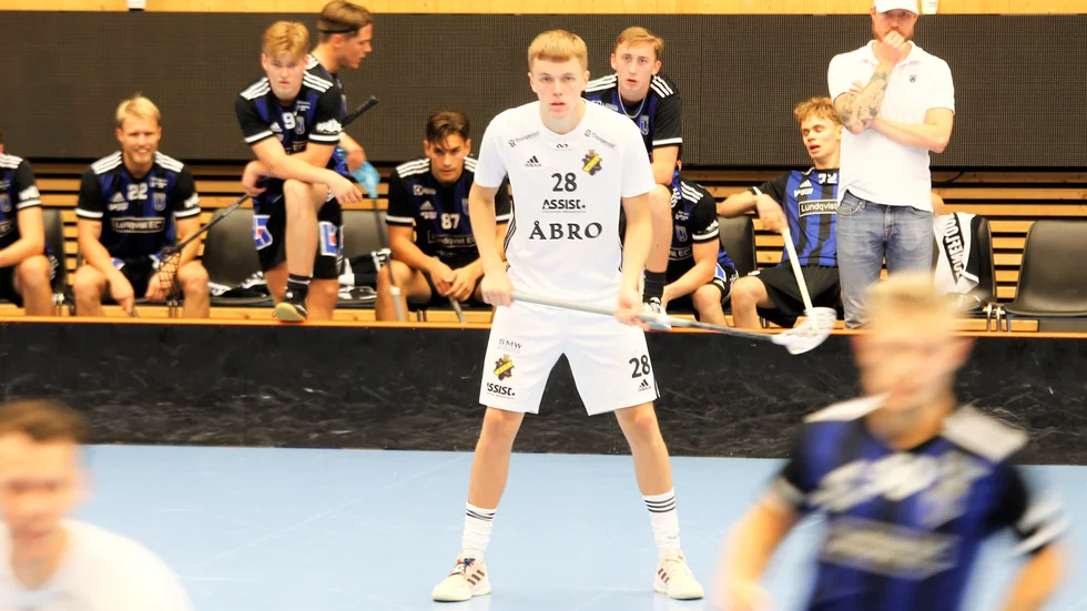 Liam Åström har bytt tröja. Storvreta är utbytt mot AIK:s och under lördagen var han tillbaka i IFU Arena nrä Sirius kördes över.