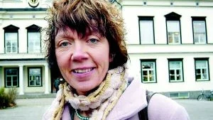 Växte upp med utvecklingsstörd mamma. Lisbeth Pipping, Alingsås, växte upp med en utveckingsstörd mamma i Göteborg på 60- och 70-talen. Hon berättade för drygt 80 personer i Gamleby i går om sin grymma uppväxt. FOTO: HANS BRANDIN
