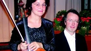 Ny säsong. Kammarmusikföreningen con amores höstupptakt i Tingshuset blev mycket skön. Paret Judit Csatószegi och Fredrik Ullén, hon cellist han pianist, bjöd på en kammarmusikalisk fullträff.
