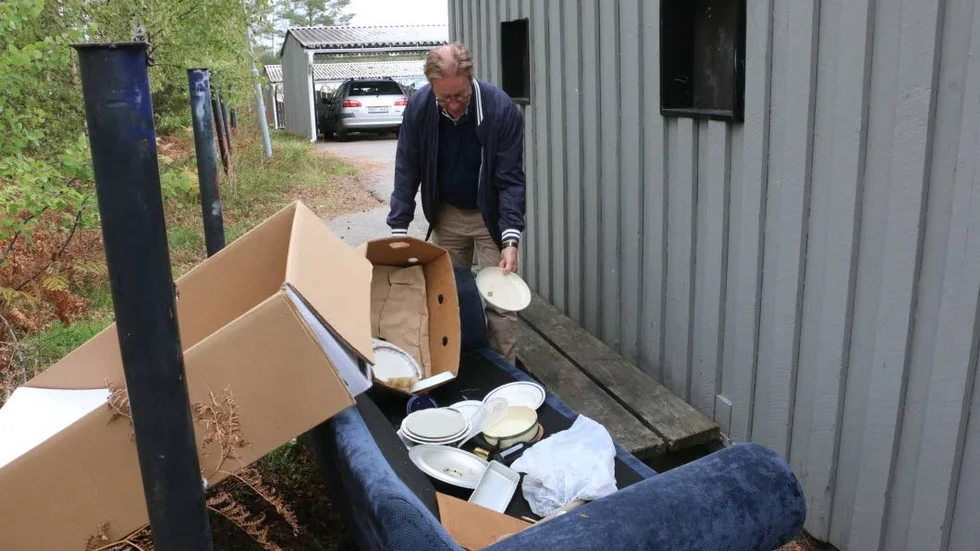 Nedskräåning är ett stort problem i Stålagen. Och kostsamt, bostadsbolaget får lägga omrking en miljon om året för att hålla rent.
