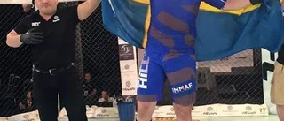 Från 160 kilo till proffsdebut i MMA