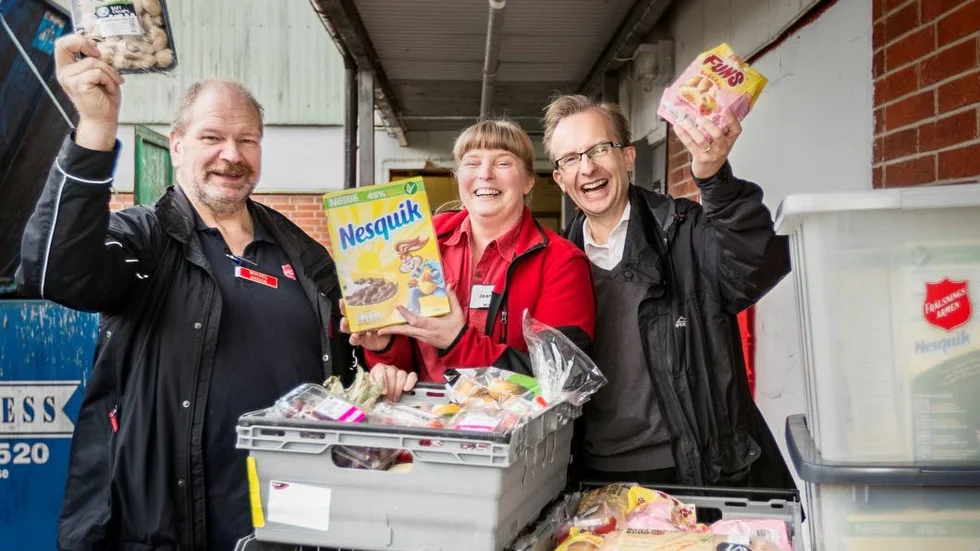 Finfina varor. Mikael Green, Jeanette Andersson och Nicolaj Vollburg är nöjda med sitt samarbete som minskar svinnet.