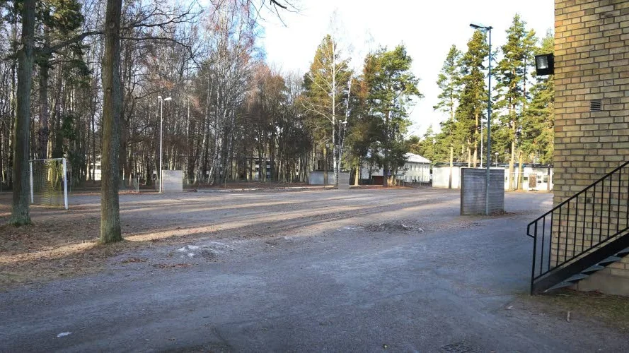 Här, bakom Tornhagsskolan, är det tänkt att den nya byggnaden ska uppföras.