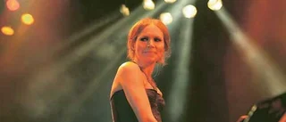 Allt ljus på Nina i The Cardigans
